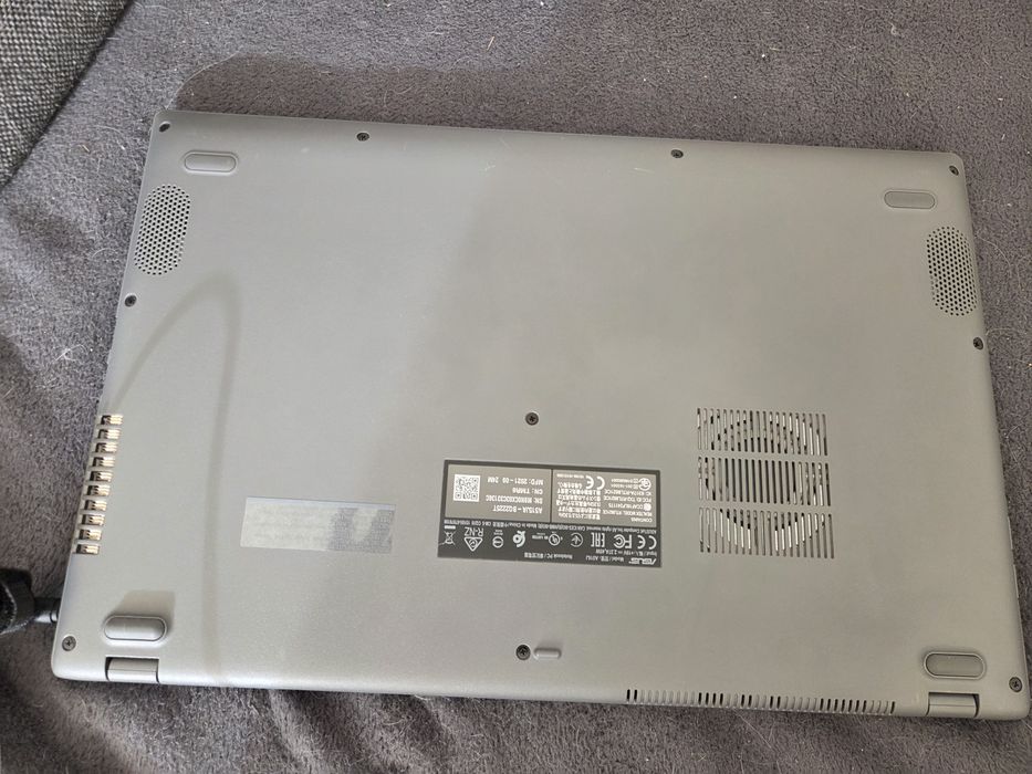 laptop asus i3-10gen 4gb/256gb ssd