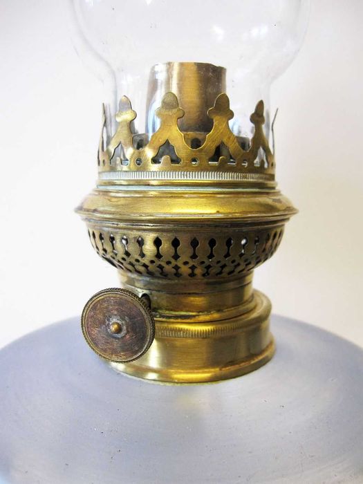 lindo antigo candeeiro de azeite francês com vidro esmaltado