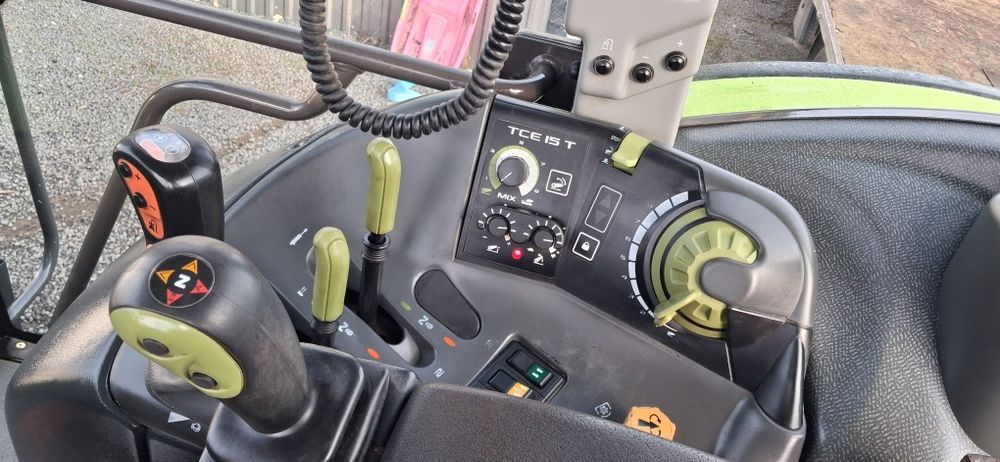 Claas ares 697 atz