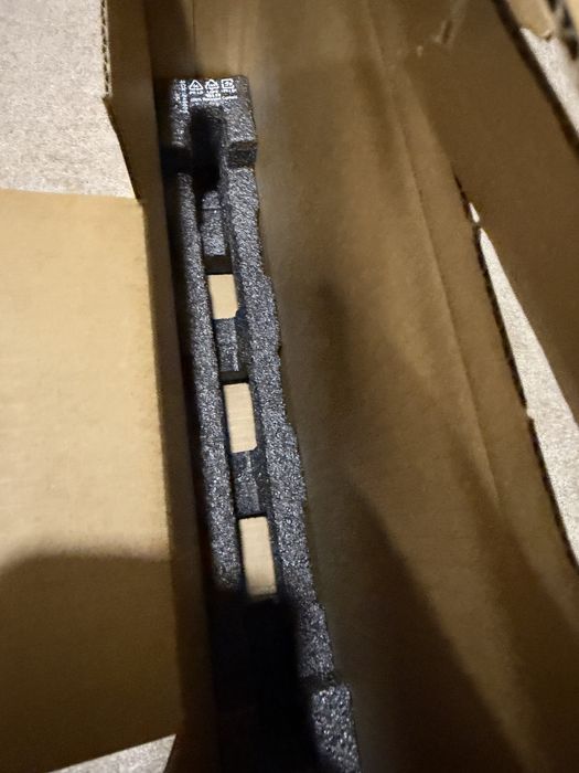 Portatil Lenovo LOQ 15IAX9E-923 15,6