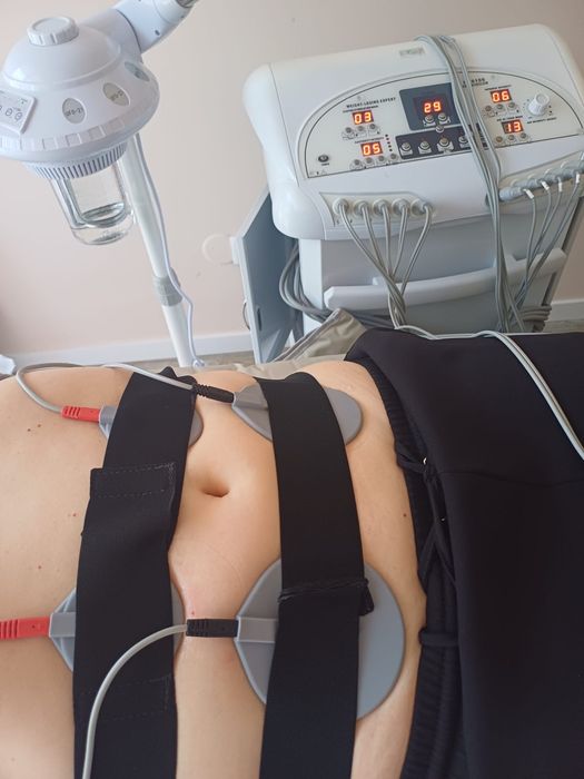 MAQUINA DE PRESSOTERAPIA COM INFRAVERMELHOS E ELETROESTIMULAÇÃO 3 EM 1

- Pressoterapia a pressão (Drenagem Linfática)

- Eletroestimulação (Ginástica
