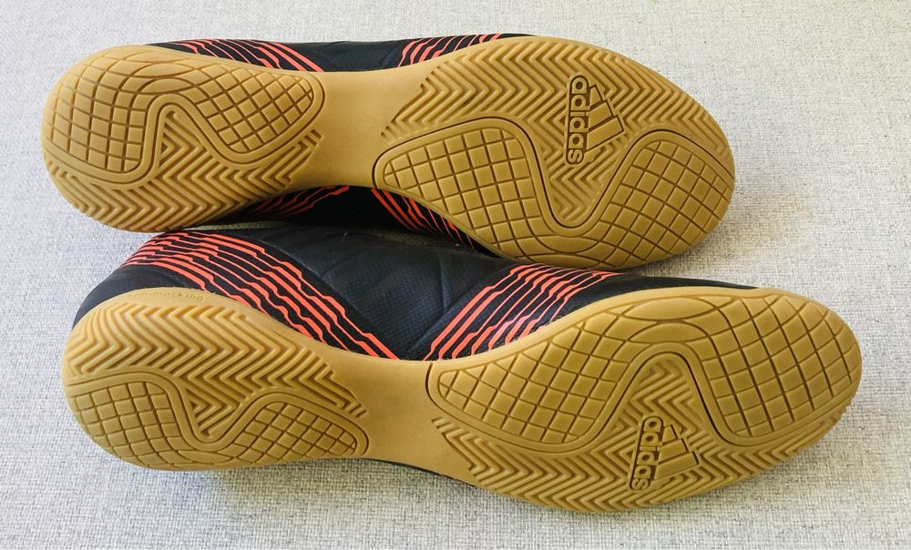 chuteiras ADIDAS Nemesis 42 1/2, estado impecável