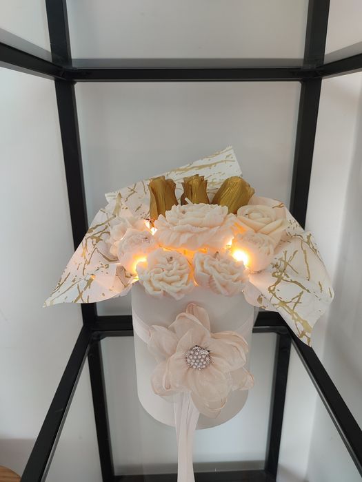 Bukiet świec Flower Box świec sojowych marmur złoty świecący