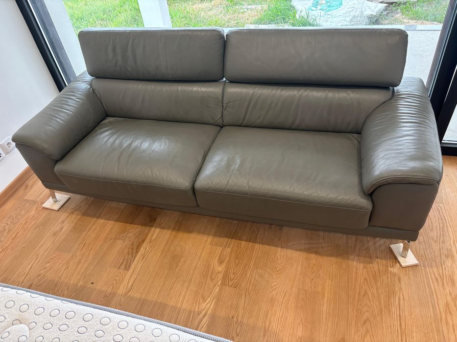 Conjunto de dois sofás de cabedal