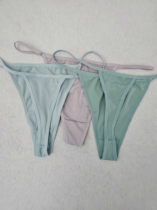 Majtki damskie stringi gładkie L