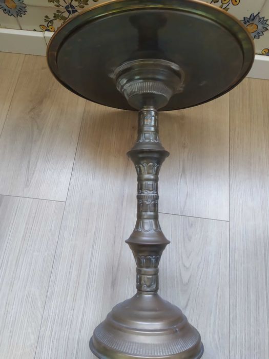 mesa árabe em latão