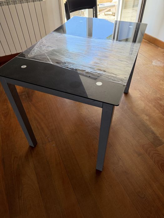 Mesa e 3 cadeiras