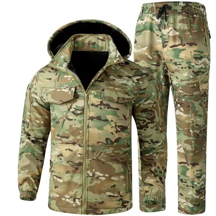 Теплий чоловічий костюм на хутрі