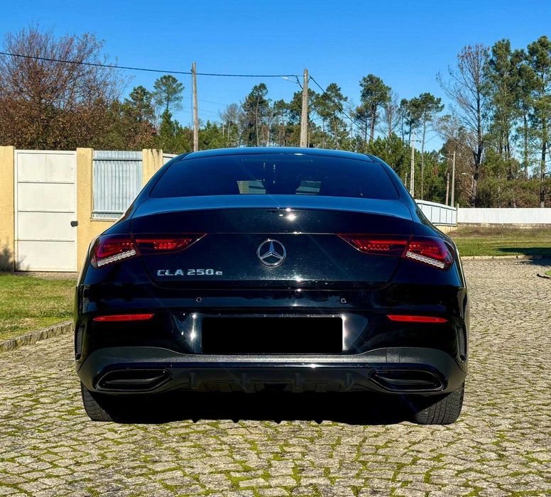 Mercedes-Benz CLA 250e AMG Line