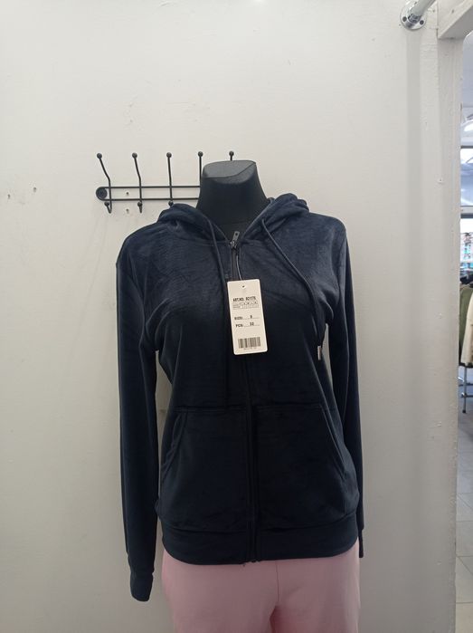 Bluza damska welurowa z kapturem