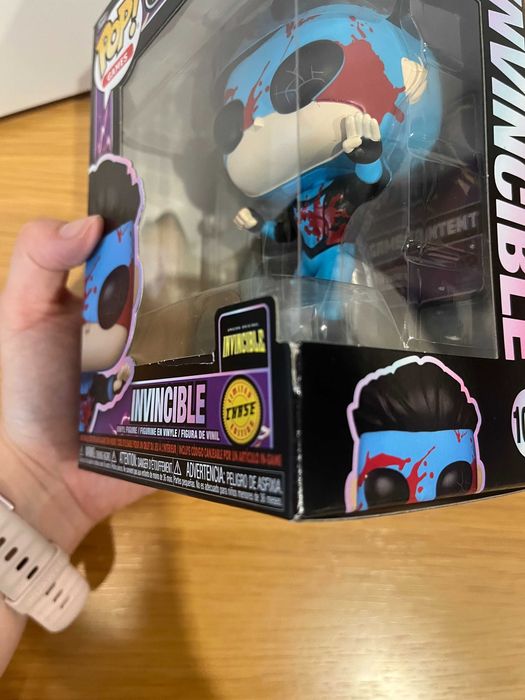 Vendo Funko POP! - Invincible Chase #1098 (Funko Fusion) novo e com a caixa danificada