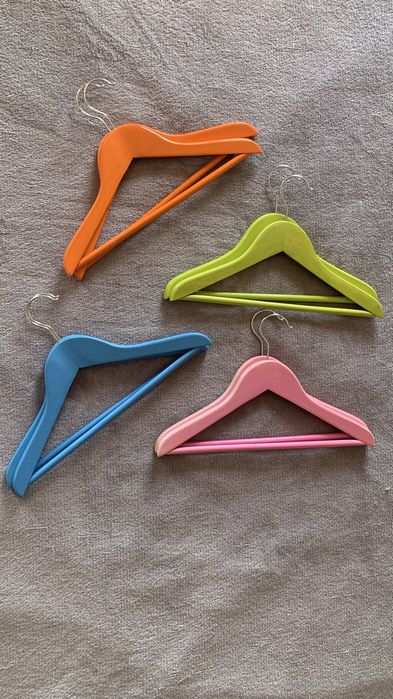 Cruzetas cabides coloridas madeira