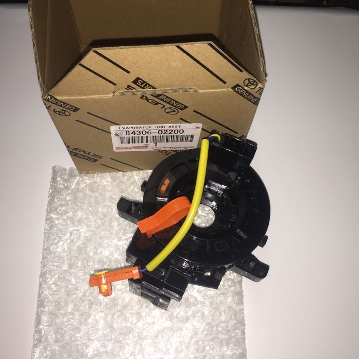 Шлейф руля 84306-12110 улитка для Toyota Corolla Camry Auris Prado