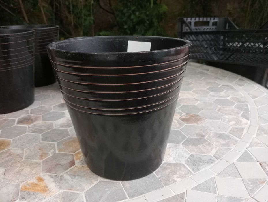 Conjunto de três vasos