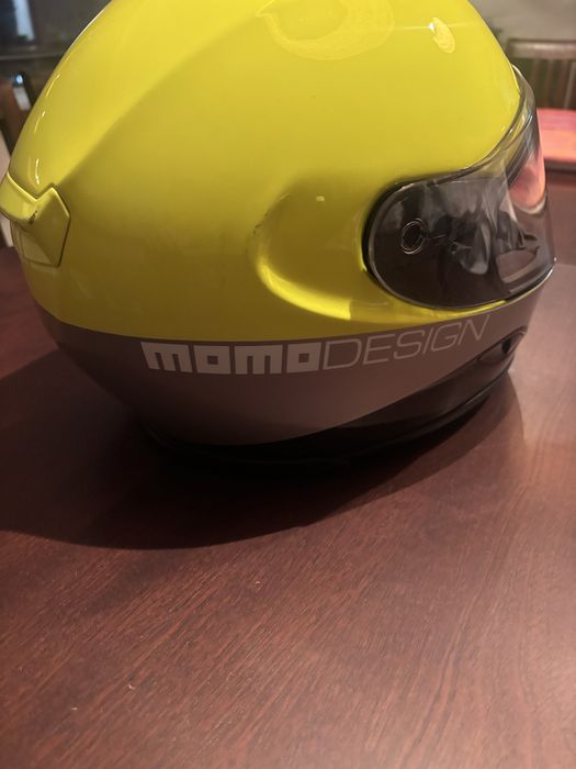 Capacete Momo design