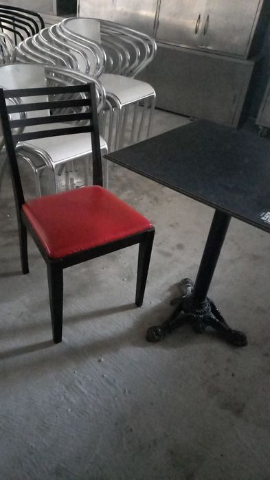 Mesas tenho 9 em Bom estado