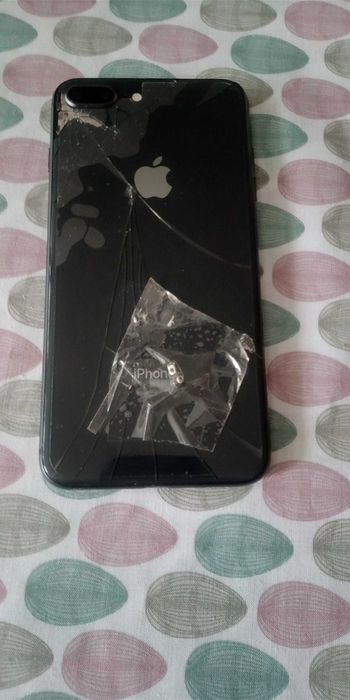 Iphone 8 +  смартфон