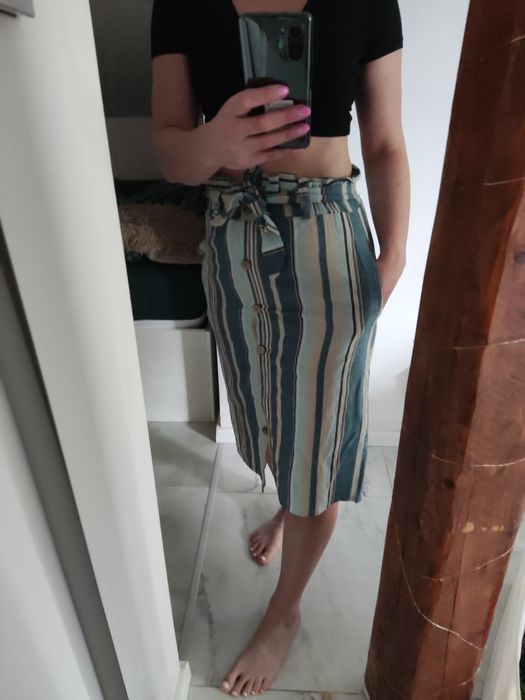 Lniana spódnica w paski 38 do kolan