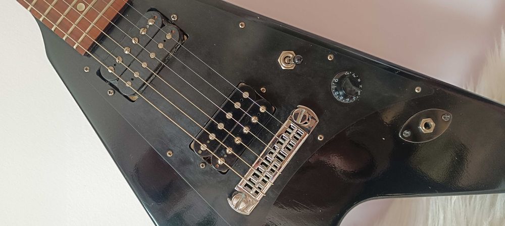 Gibson Melody Maker Flying V 2011