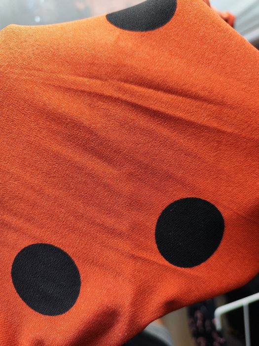 Piękna sukienka w grochy Reserved