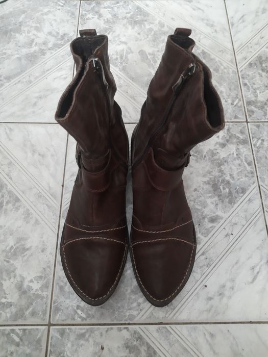 Nowe Carinii skórzane brązowe ocieplane botki 38