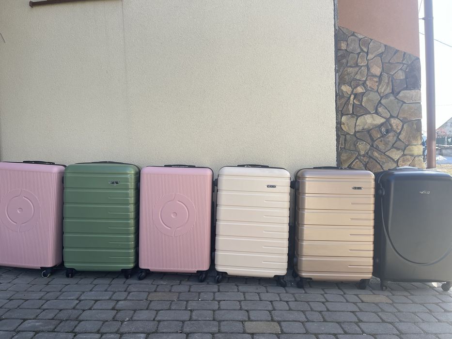 Валізи пластикові розмір Л