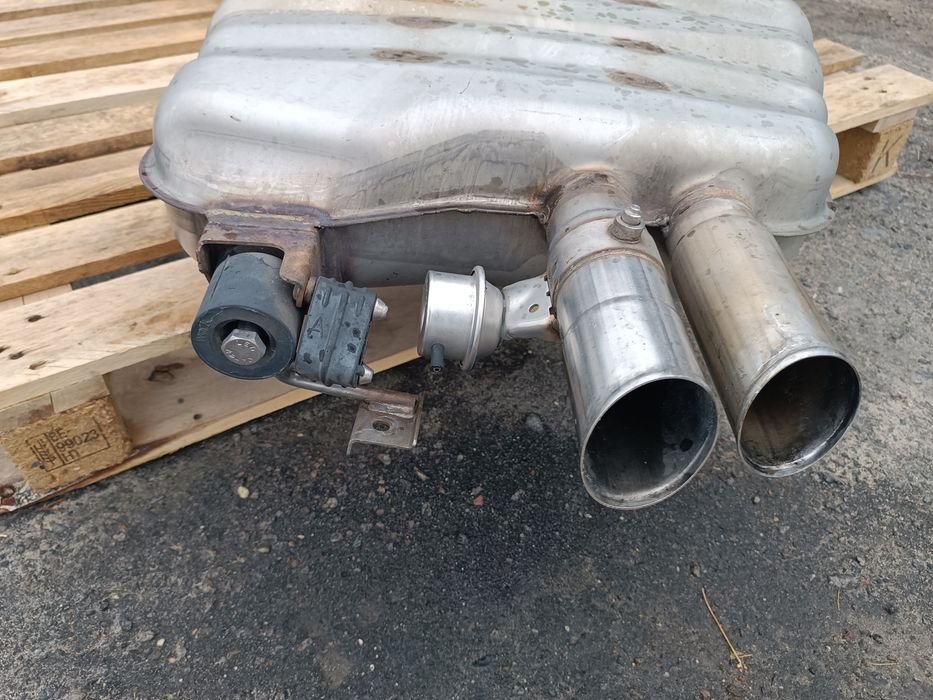 Вихлопна bmw f10 n20b20 вихлопна труба бмв ф10 глушник bmw f10