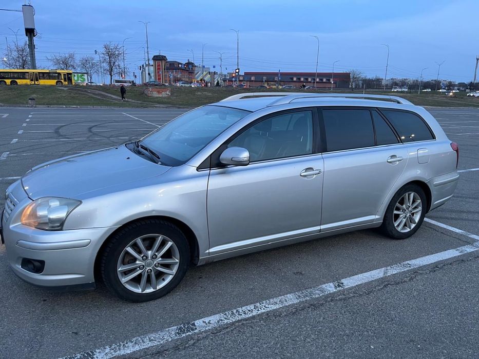 Toyota avensis 2.2 дізель