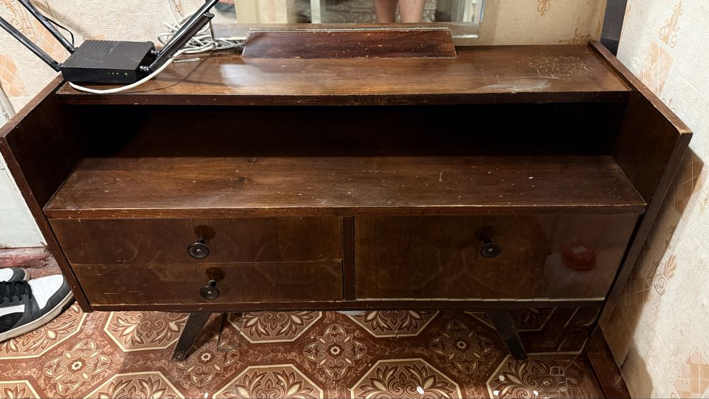 Продам тумбу, трюмо с зеркалом ссср