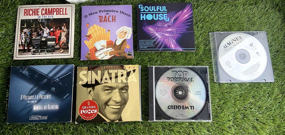 Conjunto cd's, filmes e cassetes