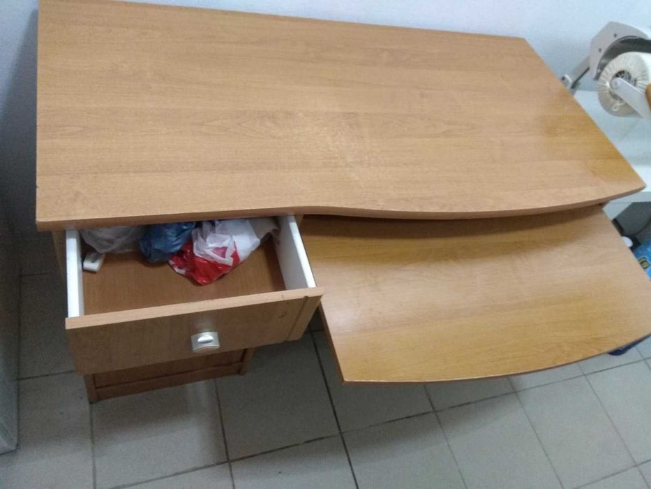 Стол письменный для дома или офиса 120*55 см. БУ