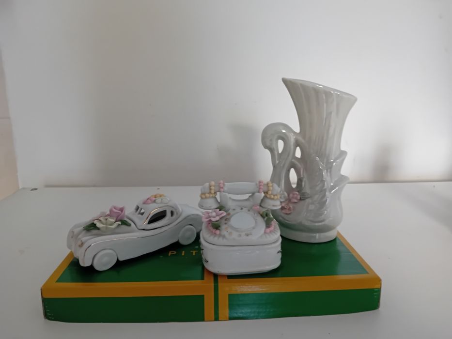 Lindas peças de porcelana
