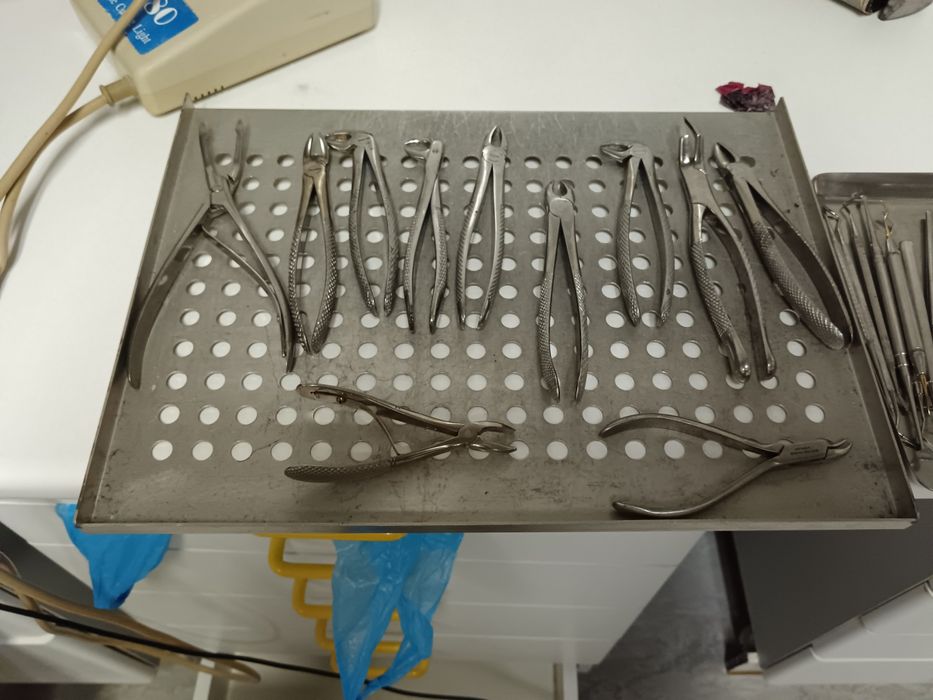 Vendo muito material de dentista