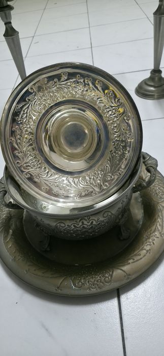 Terrina e castiçais em casquinha