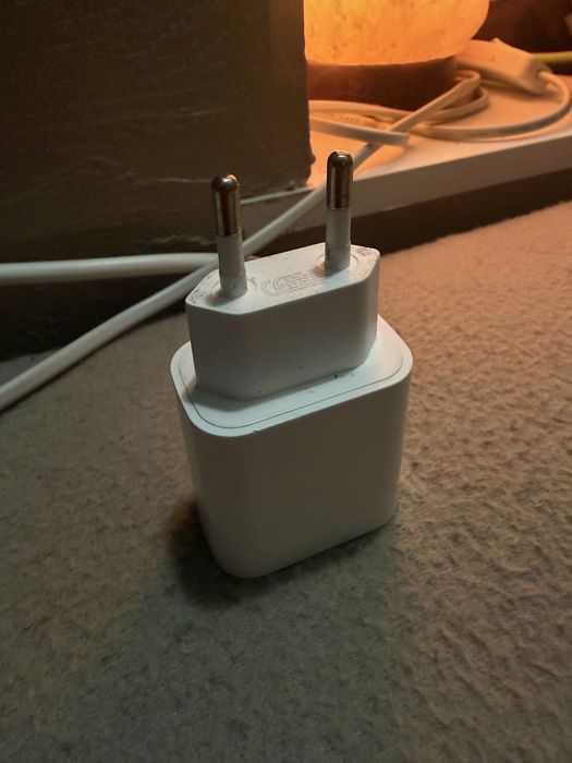 20W USB-C Power Adapter