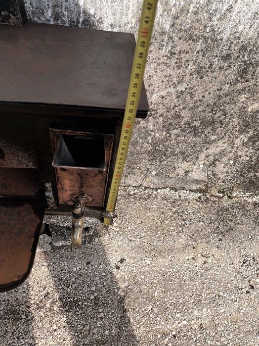 Fogão a lenha funcional em ferro fundido