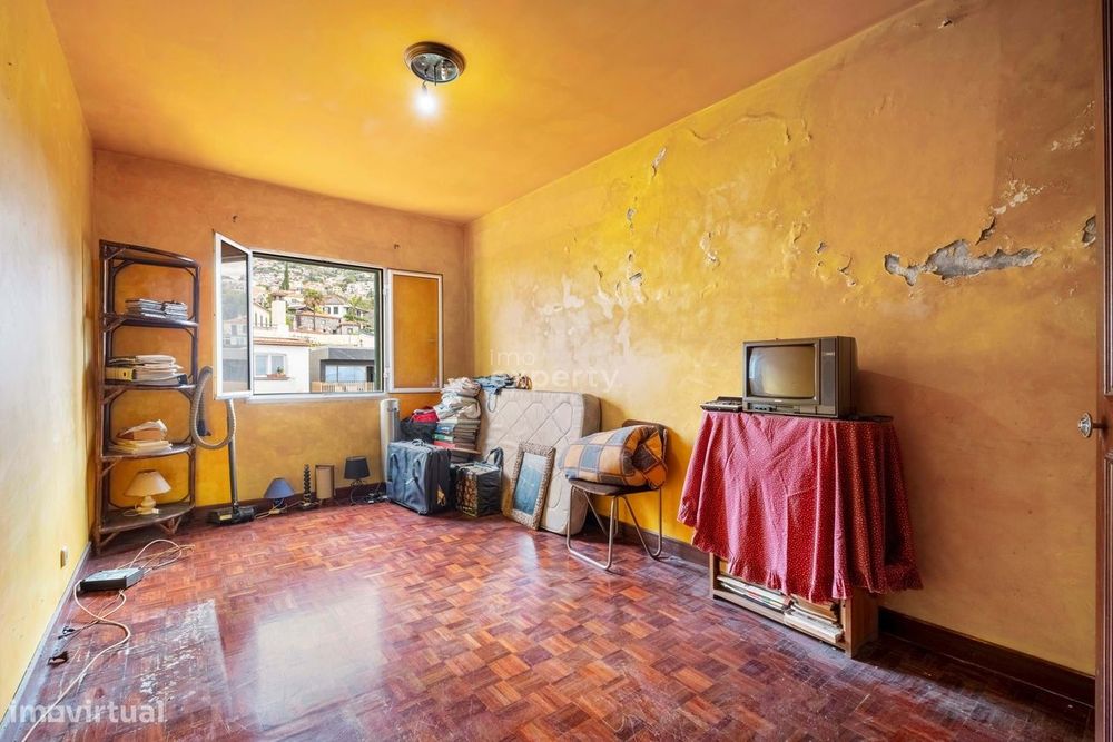 T2 com Vista Porto do Funchal no Último Piso | Conde de Carvalhal, Mad