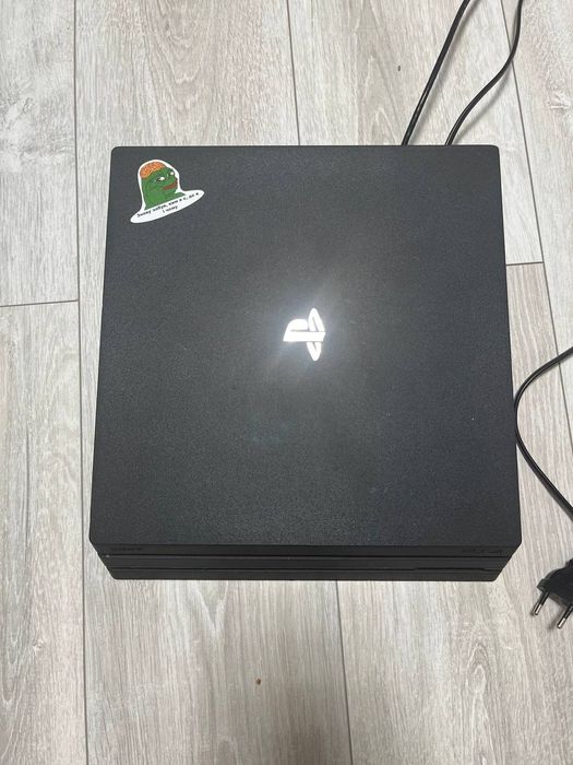 Продам ps4 pro на 1тб