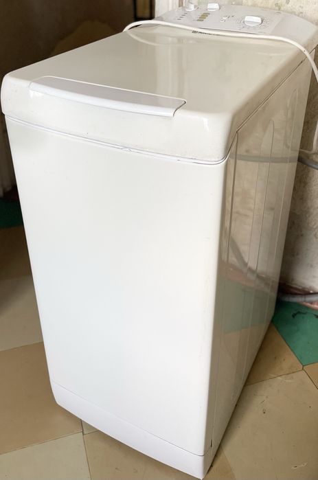 Вертикальна (стиральна ) пральна машина ariston самовивоз Дніпро бу