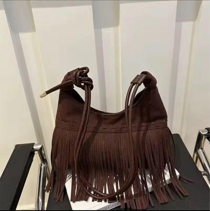 Тренд сумка с бахромой под замш