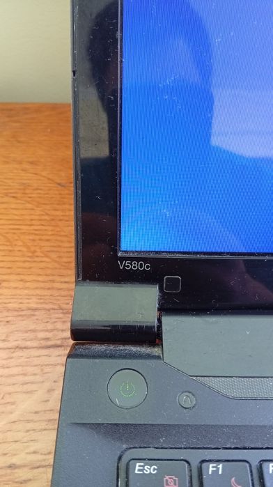 Lenovo V580c ноутбук SSD / нова батарея / 4GB