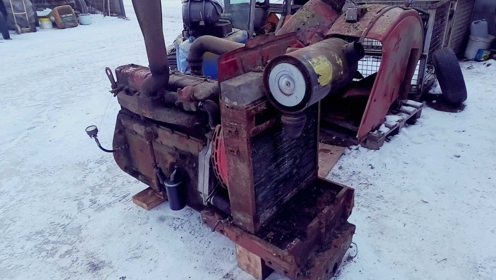 International 1046 i 1055 silnik motor DT 358 i 1056 i 955 IHC 6 cyl