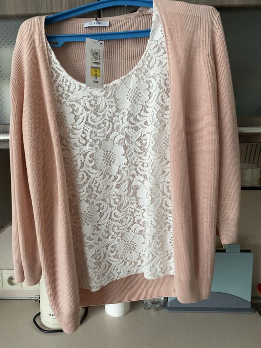 Нарядний світерок гіпюрова вставка всередині