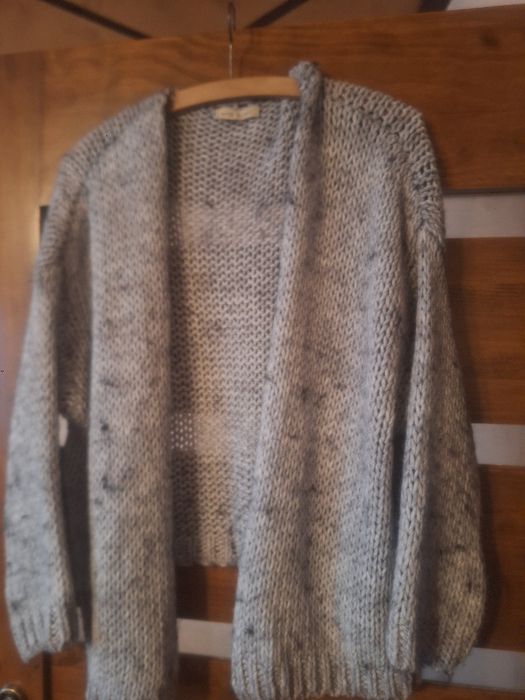 Sweterek damski rozm.M/L,akryl,stan bardzo dobry.