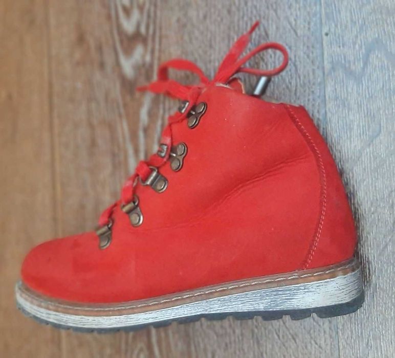 ботинки зимние нубук новые на овчине, красные, 31 размер