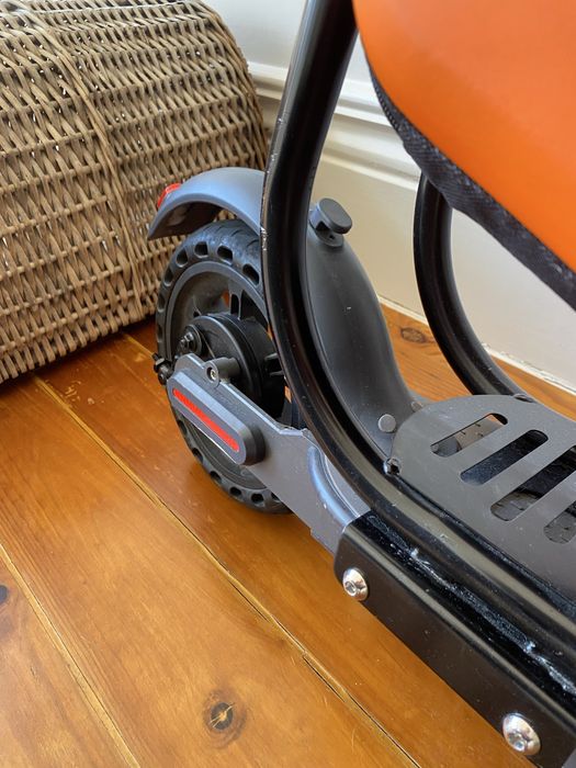 Trotinete com assento 1 Mês e meio de uso 35w
