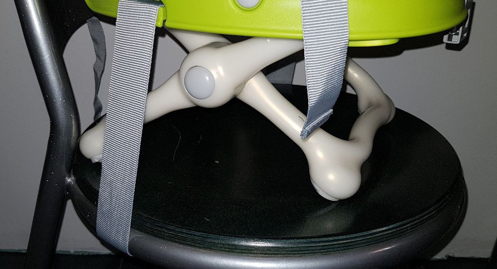 Cadeirinha de bebé por estrear com saco de transporte