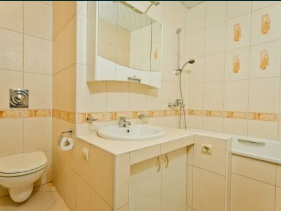 Подобово 2х кімнатна Центр