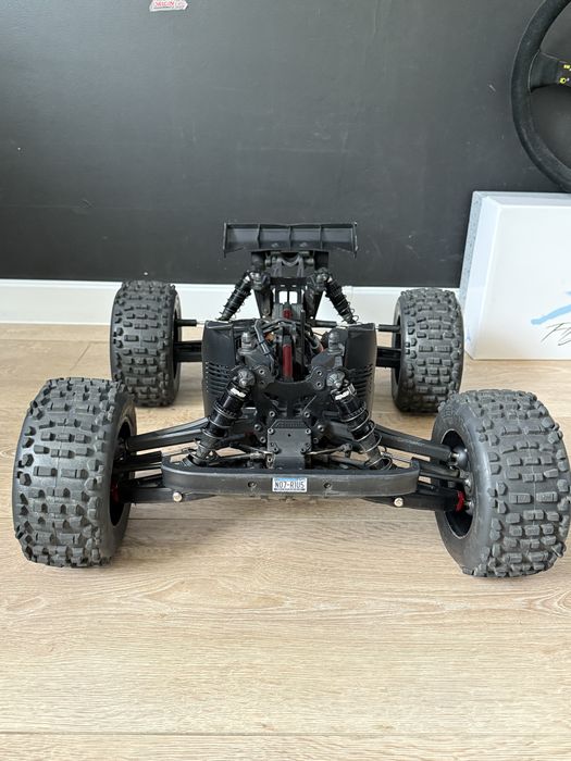Arrma notorius 6s v6