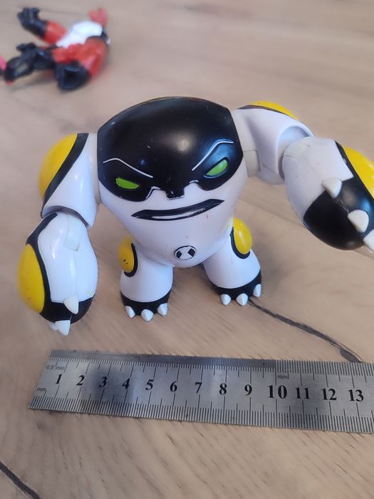 Figurka Ben 10 - 10 cm